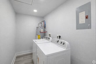 Meadowood Apartments in Nicholasville, KY - Building Photo - Building Photo