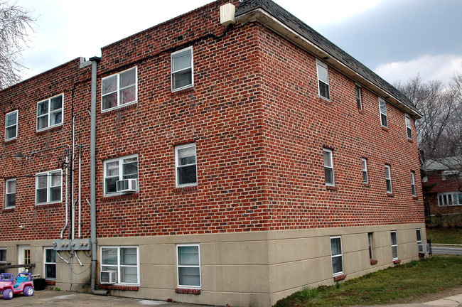 320 South Ave in Norwood, PA - Foto de edificio - Building Photo