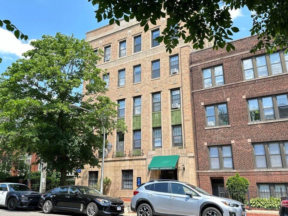 3836 N Fremont St in Chicago, IL - Building Photo