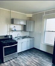 1625 6th Ave, Unit #1 in Watervliet, NY - Building Photo - Building Photo