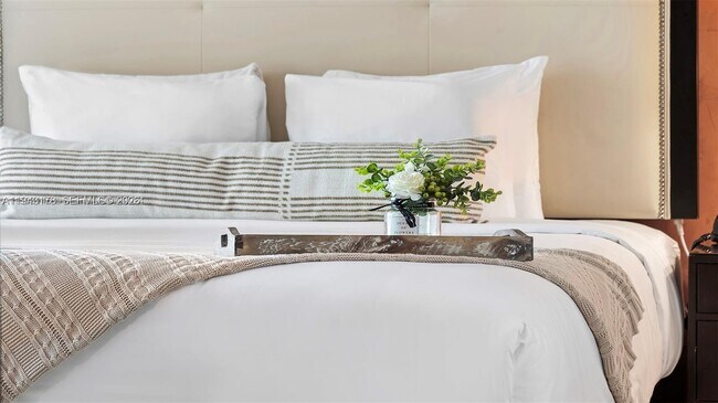 property at 1437 Collins Ave