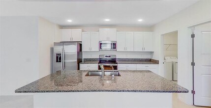 10036 Branching Ship Trce in Zephyrhills, FL - Building Photo - Building Photo