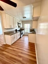 Azusa Grande Apartments in West Covina, CA - Foto de edificio - Building Photo