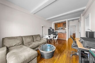116 W 72nd St in New York, NY - Building Photo - Building Photo
