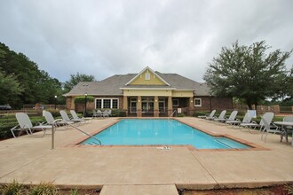 Churchill At Longview in Longview, TX - Foto de edificio - Building Photo