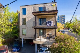 2515 1st Ave NW in Calgary, AB - Building Photo
