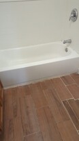 8465 Chestnut Ave, Unit 2 Bed rooms apartment in South Gate, CA - Building Photo