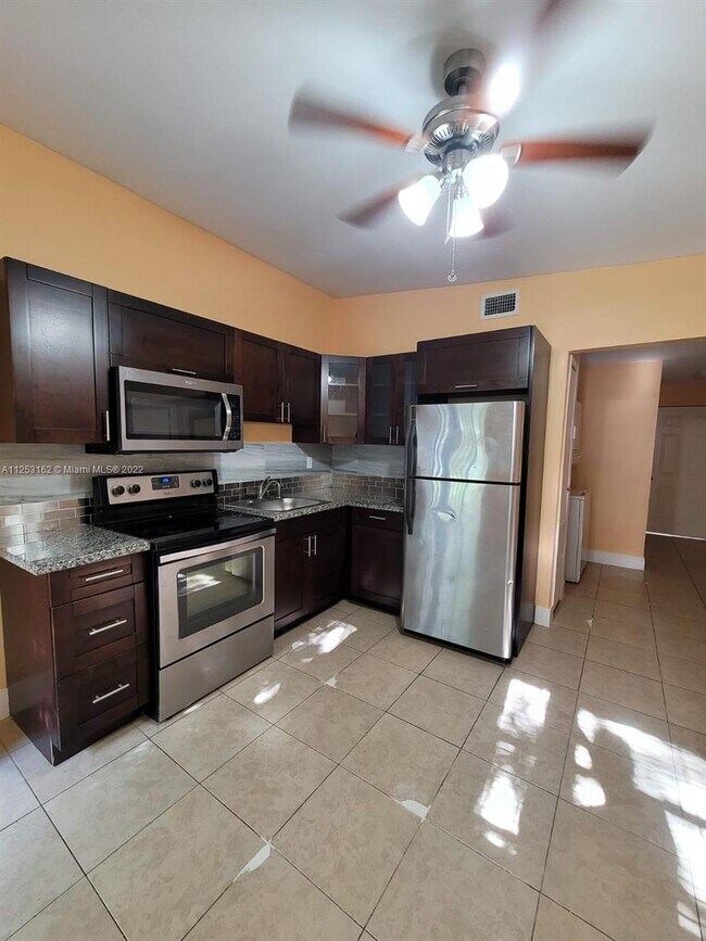 1467 NW 53rd St-Unit -3 in Miami, FL - Building Photo - Building Photo