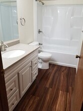 14636 NE 45th St, Unit C-16 in Bellevue, WA - Building Photo - Building Photo