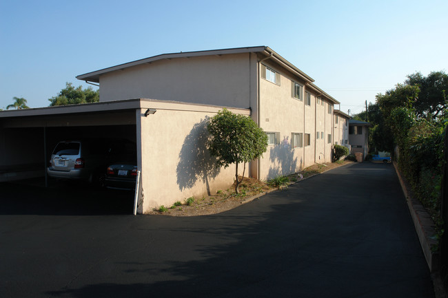 2102 Bath St in Santa Barbara, CA - Building Photo - Building Photo