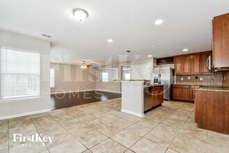 3889 Marsh Bluff Dr in Jacksonville, FL - Foto de edificio - Building Photo