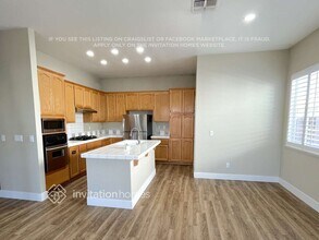 1070 Steele Way, Unit 2306 in Galt, CA - Foto de edificio - Building Photo