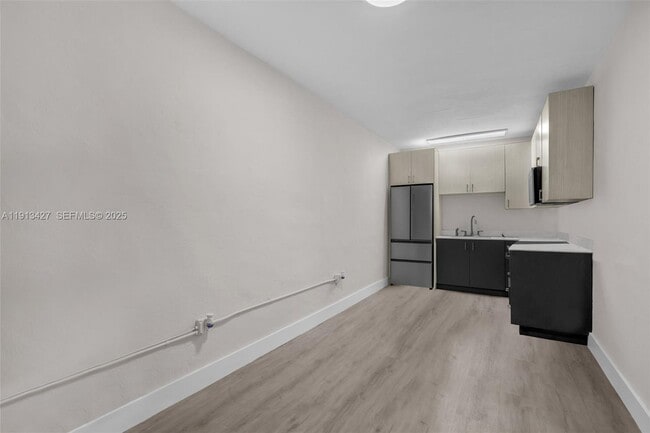 3030 NW 16th St in Miami, FL - Building Photo - Building Photo