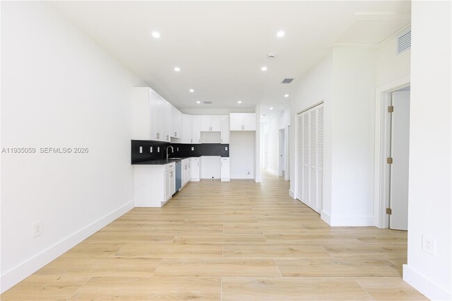 1864 NW 91st St in Miami, FL - Building Photo - Building Photo