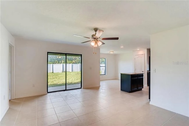 625 Malaga Ave in Deltona, FL - Building Photo - Building Photo