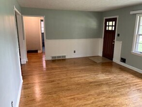 3510 Gladden Dr in Louisville, KY - Foto de edificio - Building Photo