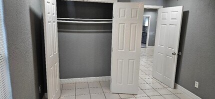 7011 Hillsboro St in Houston, TX - Building Photo - Building Photo