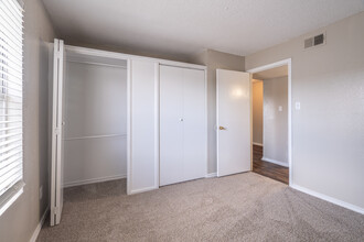 Albion Apartments in Angleton, TX - Building Photo - Interior Photo