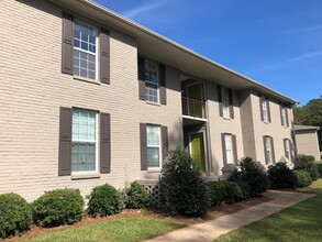 Springview Apartments in Atlanta, GA - Building Photo - Building Photo