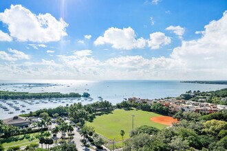 2889 McFarlane Rd in Miami, FL - Building Photo - Building Photo