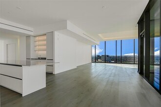 610 Davis St, Unit 5103 in Austin, TX - Foto de edificio - Building Photo