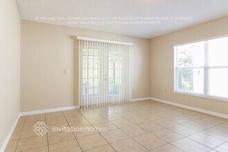 3277 Bellingham Dr, Unit 201 in Orlando, FL - Building Photo - Building Photo