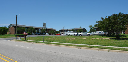 The Meadows in Raleigh, NC - Building Photo - Building Photo