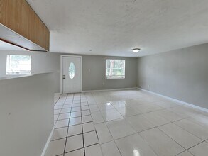 802 Lincoln Ave in Tarpon Springs, FL - Building Photo - Building Photo