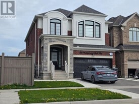 23 Workgreen Park Way in Brampton, ON - Building Photo