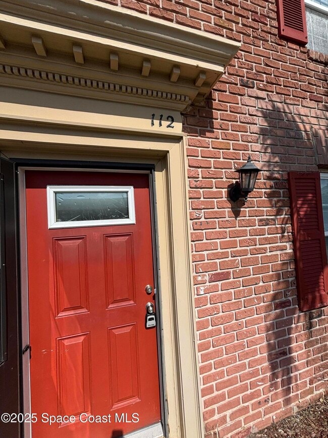 property at 112 E Colonial Ct