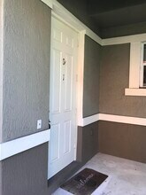 990 Millbrae Ct in West Palm Beach, FL - Building Photo - Building Photo