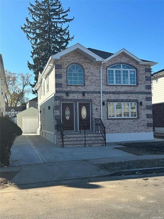 119-28-11201 201 Pl in Queens, NY - Building Photo