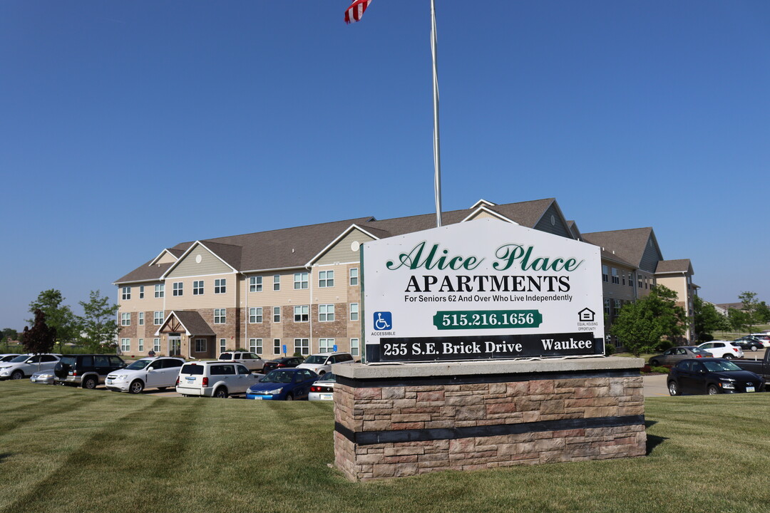 Alice Place Senior Living in Waukee, IA - Foto de edificio