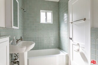 2610 Griffith Park Blvd in Los Angeles, CA - Building Photo - Building Photo