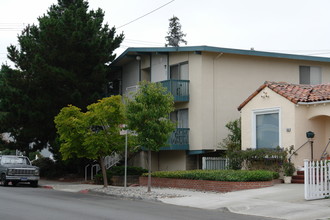 1101 Laguna Ave in Burlingame, CA - Building Photo - Building Photo