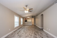 6219 Trent Creek Dr in Ruskin, FL - Foto de edificio - Building Photo