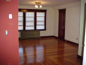 950 Elm St, Unit 3 in New Haven, CT - Foto de edificio - Building Photo