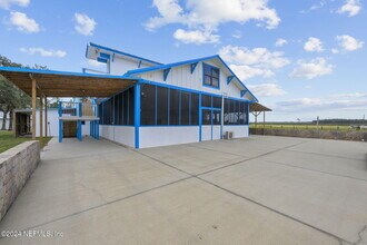 234 Cracker Swamp Dirt Rd in East Palatka, FL - Foto de edificio - Building Photo