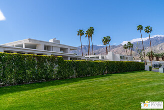 940 E Murray Canyon Dr in Palm Springs, CA - Building Photo - Building Photo