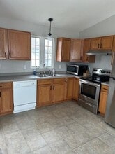 16 Boylston St in Westerly, RI - Building Photo - Building Photo