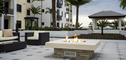 1030 3rd Ave S, Unit # 314 in Naples, FL - Building Photo - Building Photo