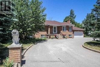 11 Twin Pines Dr in Wasaga Beach, ON - Building Photo - Building Photo