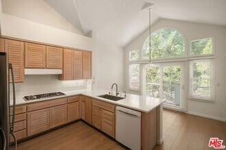 604 Palisades Dr in Los Angeles, CA - Building Photo - Building Photo