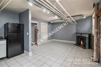 706 Locust St in Kalamazoo, MI - Building Photo - Building Photo