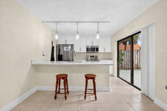 590 Green Springs Pl in West Palm Beach, FL - Building Photo - Building Photo