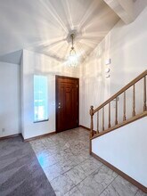 1305 Manzano Way in Sacramento, CA - Building Photo - Building Photo