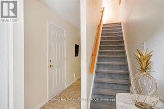17 Seth Private in Ottawa, ON - Building Photo - Building Photo