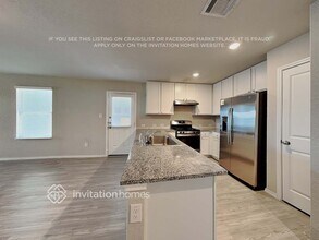 10519 Varmus Dr in Converse, TX - Foto de edificio - Building Photo