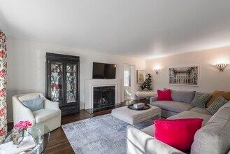 47 Whistler Rd in Manhasset, NY - Building Photo - Building Photo