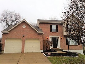 2135 Canyon Ct in Hebron, KY - Building Photo